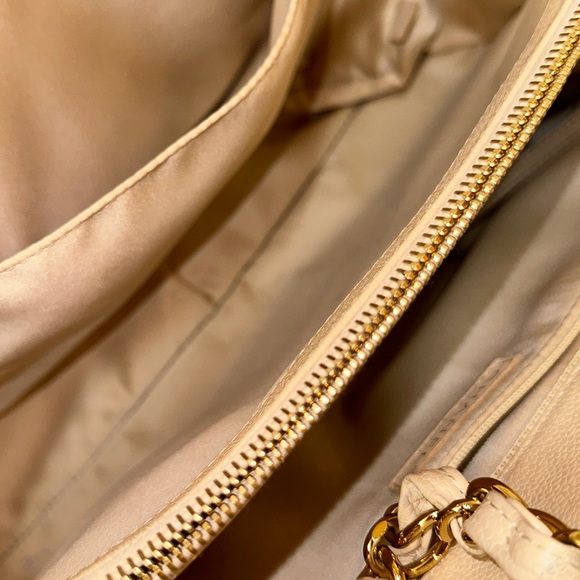 💎✨CHANEL✨💎 RARE GST beige caviar tote 🧿Authentic caviar leather discontinue - Picture 9 of 12
